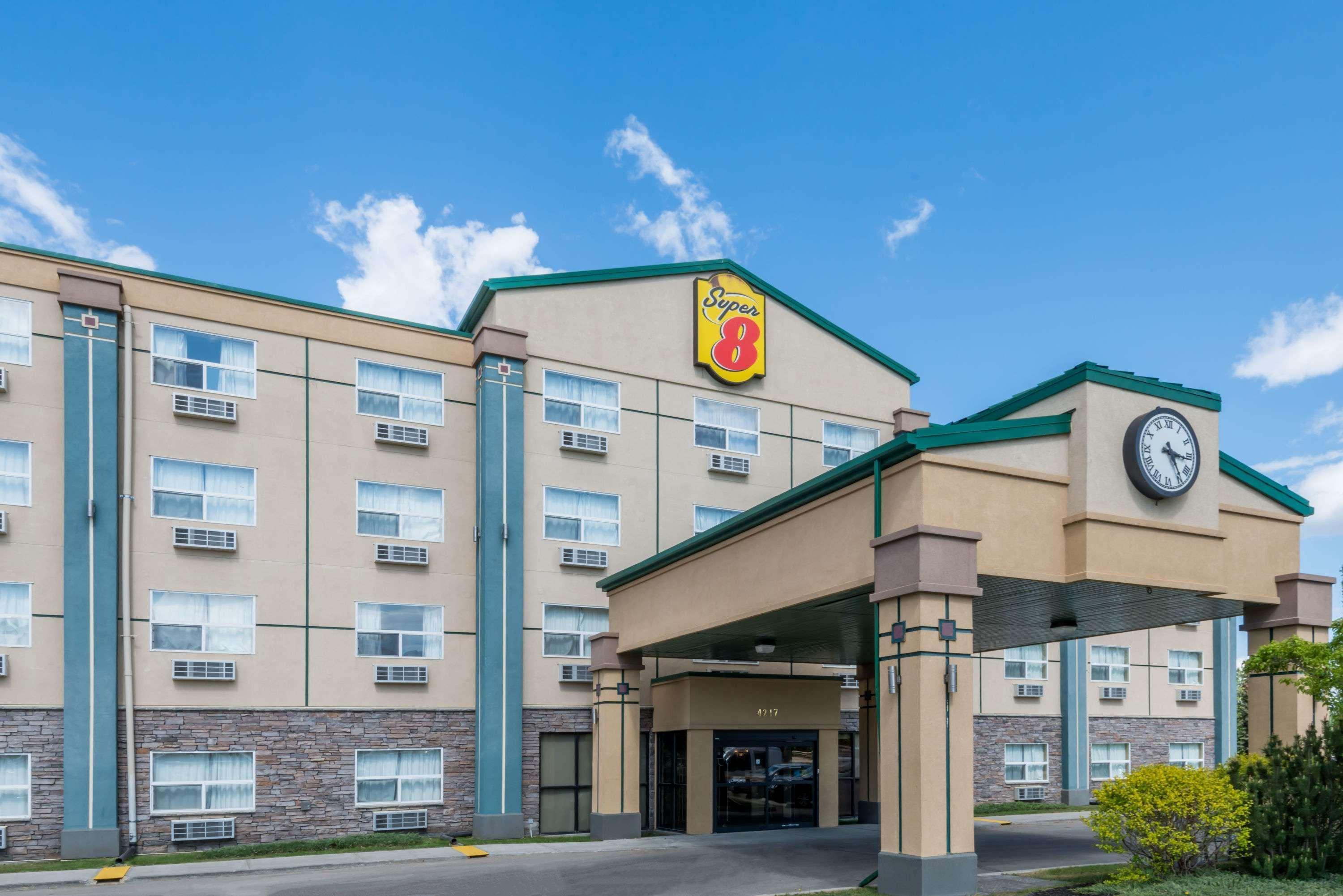Super 8 By Wyndham Red Deer City Centre Ngoại thất bức ảnh