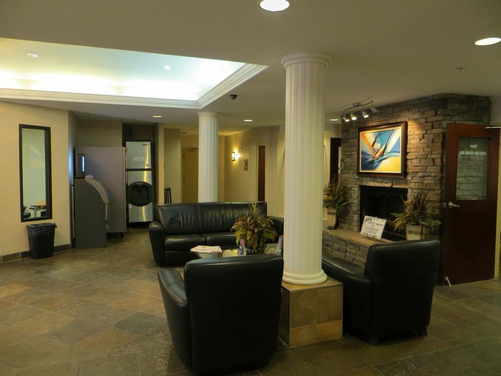 Super 8 By Wyndham Red Deer City Centre Ngoại thất bức ảnh