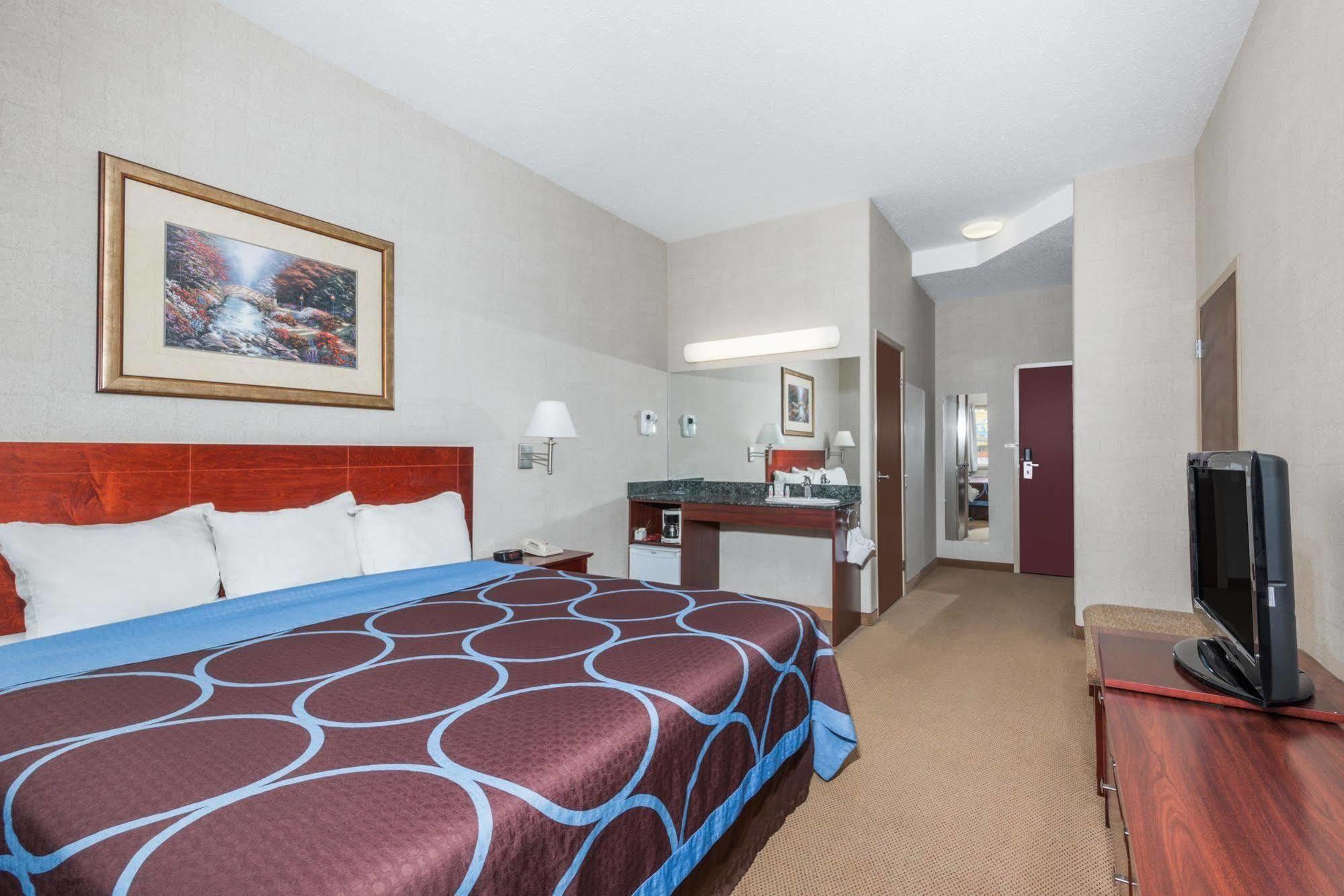 Super 8 By Wyndham Red Deer City Centre Ngoại thất bức ảnh