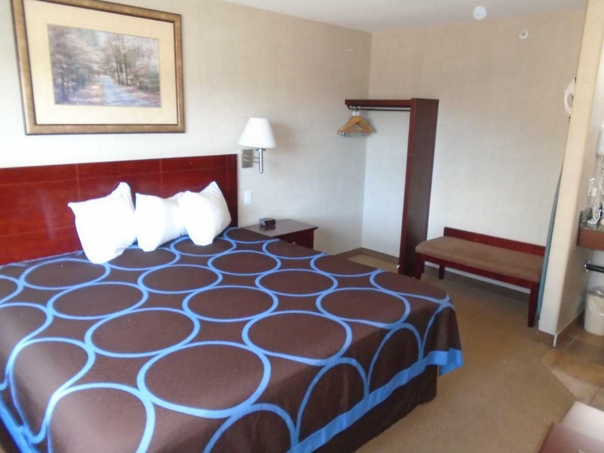 Super 8 By Wyndham Red Deer City Centre Ngoại thất bức ảnh